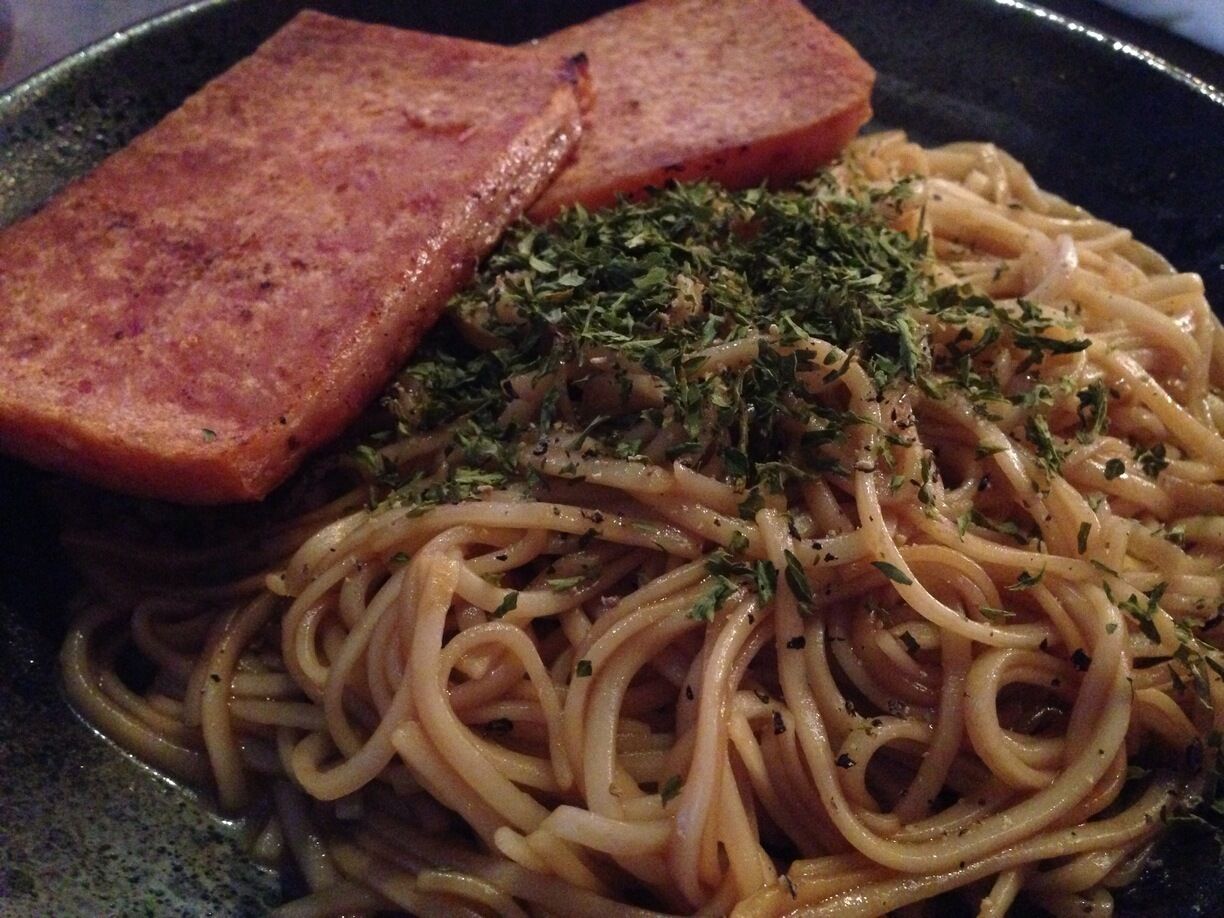 Borvil noodle with pork meatloaf. A rather interesting find here. Give it a try. Portion is good for two if you are a light eater. 