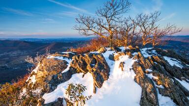 Sunset over the summit of Mount Jefferson in winter, North Carolina