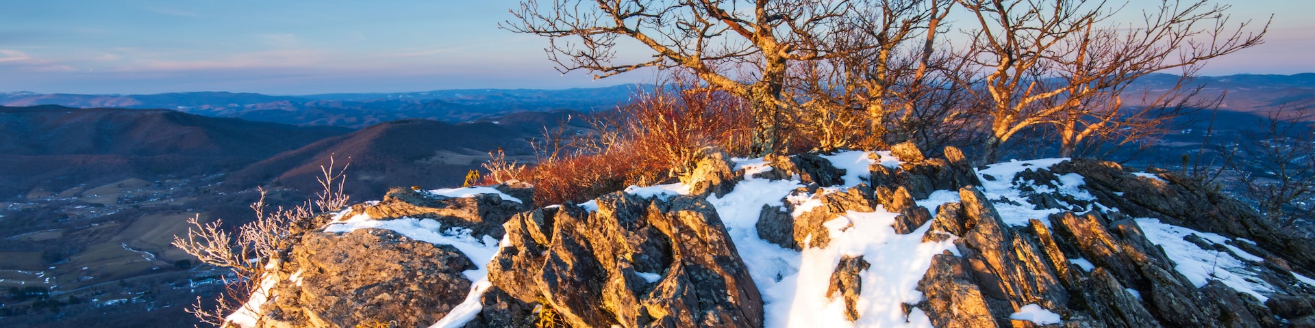 Sunset over the summit of Mount Jefferson in winter, North Carolina