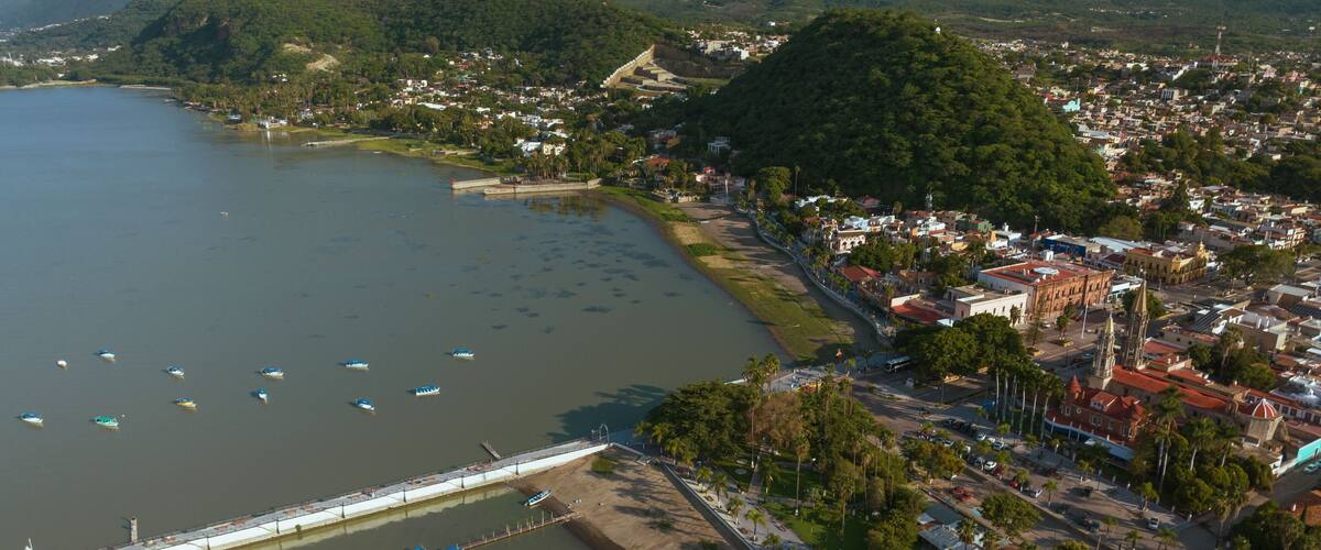 Life around the largest freshwater lake in Mexico, Lake Chapala