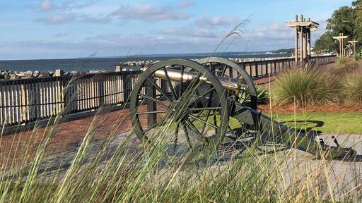 If you want a peaceful beautiful setting surrounded by history then this is your place! We come here as often as we can!
#historicplaces #southerncharm #bythebay #baytowns #travel