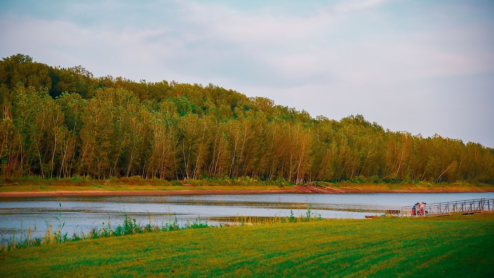 autumn landscape with lake Chesterfield Missouri