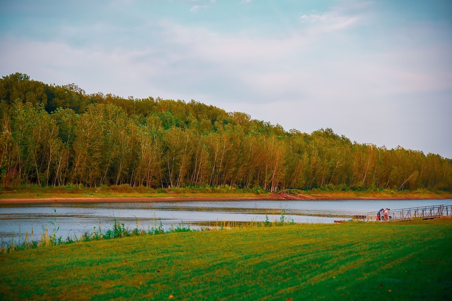 autumn landscape with lake Chesterfield Missouri