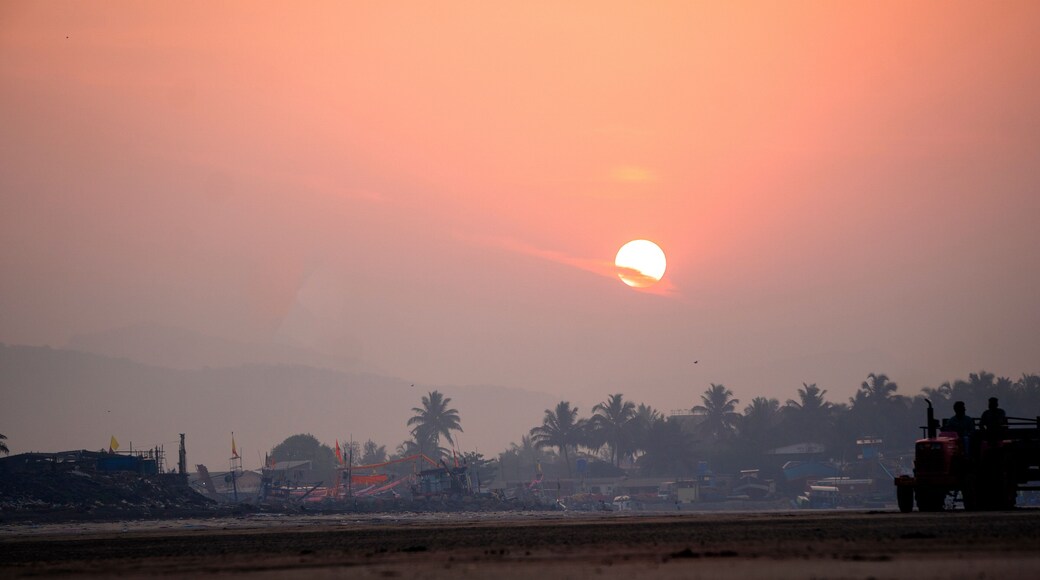 The setting sun at Murud beach. Murud is located 60 kms south of Alibag on the west coast of India.