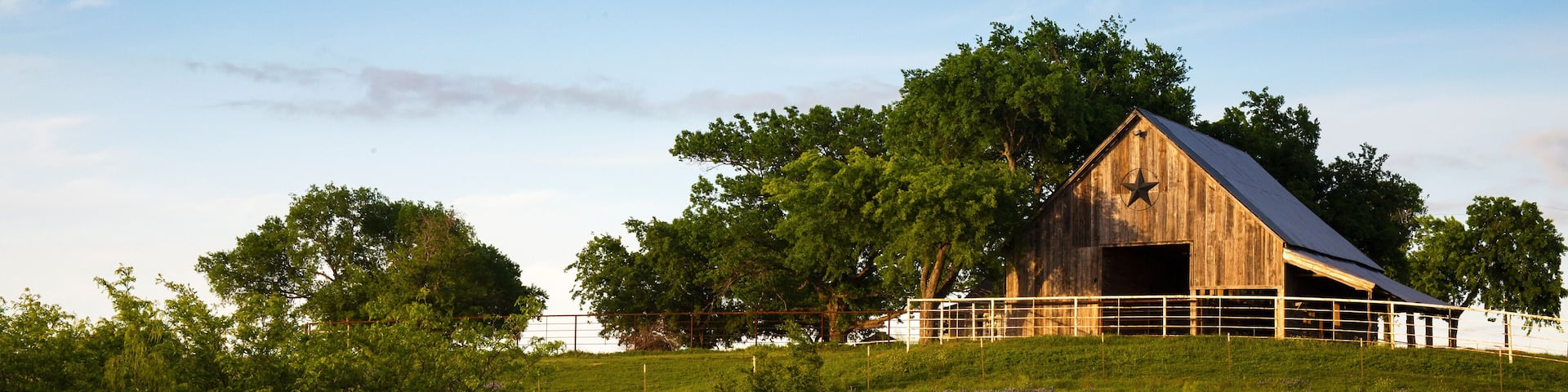 Wood Barn on the Bluebonnet Trail Near Ennis , Texas
