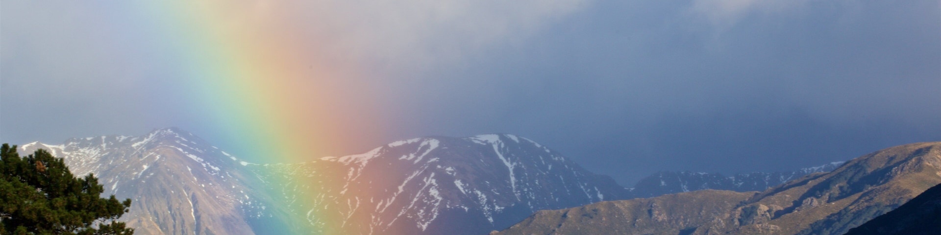 Hanmer Springs showing mountains and landscape views