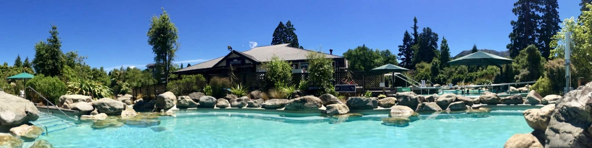 This is a place not to miss in the South Island. The pools are amazing but there are also lots of other great things to do in the area. I took a walk through the beautiful woodland - a great day! 😍