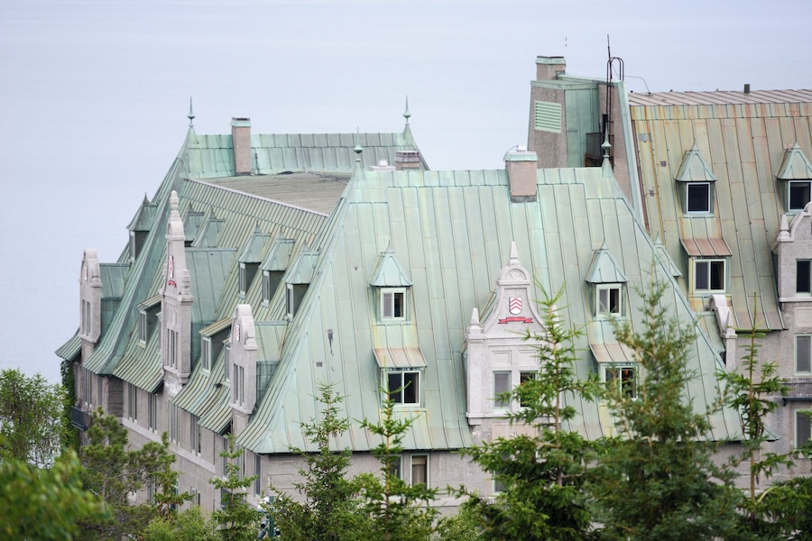 I always feel like royalty visiting a friends castle when I stay at a Fairmont in Canada...
The Fairmont Le Manoir Richelieu is located in the region of Charlevoix an hour or so from Quebec City. This is truly a fabulous escape !
Be sure and go on a horse carriage ride!