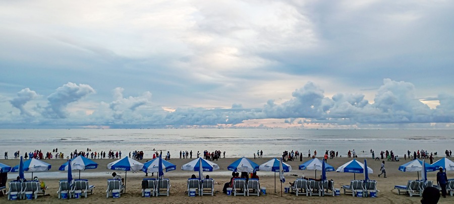 Bangladesh – August 20, 2022: The early morning sky and sun view of the longest sea beach Cox's Bazar, Chattagram, Bangladesh.