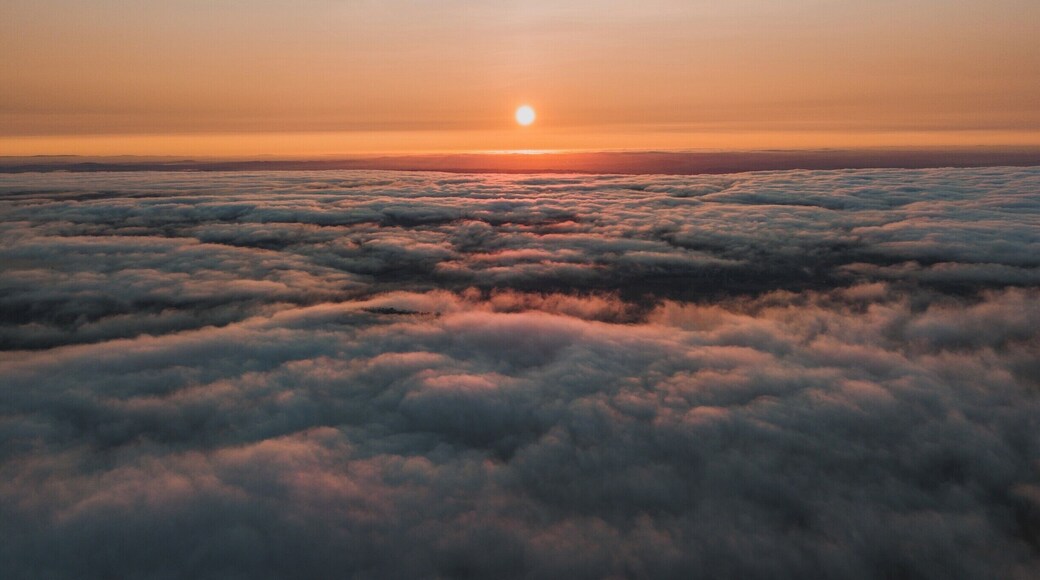 Jindabyne! The place to be in Australia if you want to go snowboarding. And yes, there is snow in Australia. We stayed here during the winter season and we had the best snow there in 17 years. So that was pretty lucky.
#BvSApplication