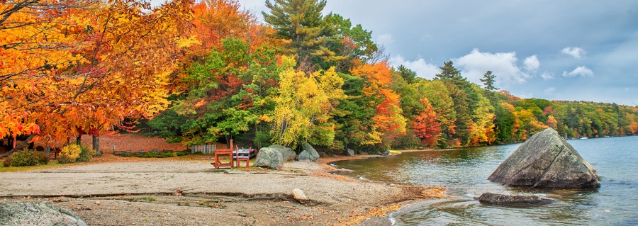 Foliage colors of Phillips Lake, Dedham, ME