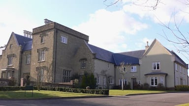 Ludshott Manor from the drive