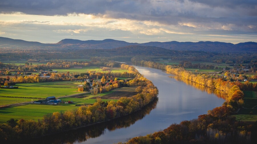 Quintessential Pioneer Valley. The view from the top of Sugarloaf is more than rewarding for its easy 30 min hike or quick drive to the summit. It's a very popular spot during the summer and also great for having cookouts and picnics with your friends and family.