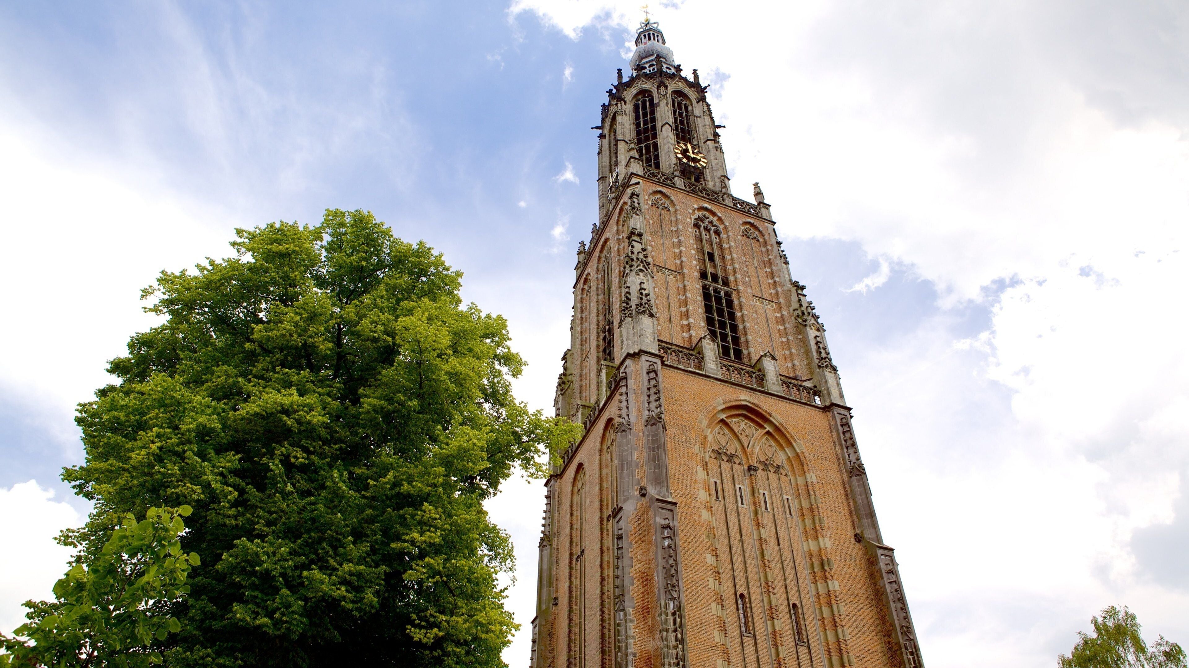 Amersfoort showing a church or cathedral, heritage architecture and heritage elements