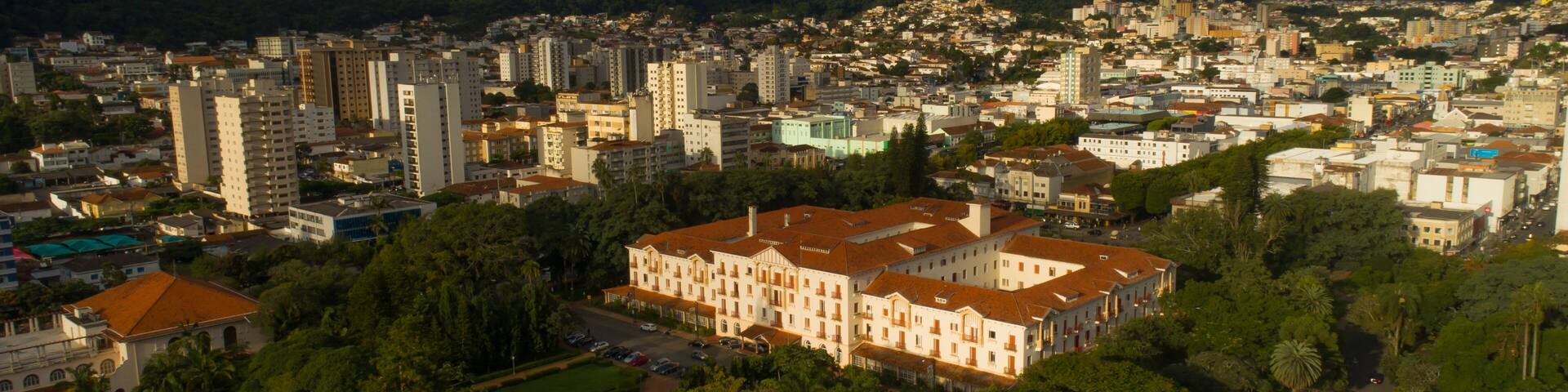 Main square and Palace Hotel in the city of Poços de Caldas - MG