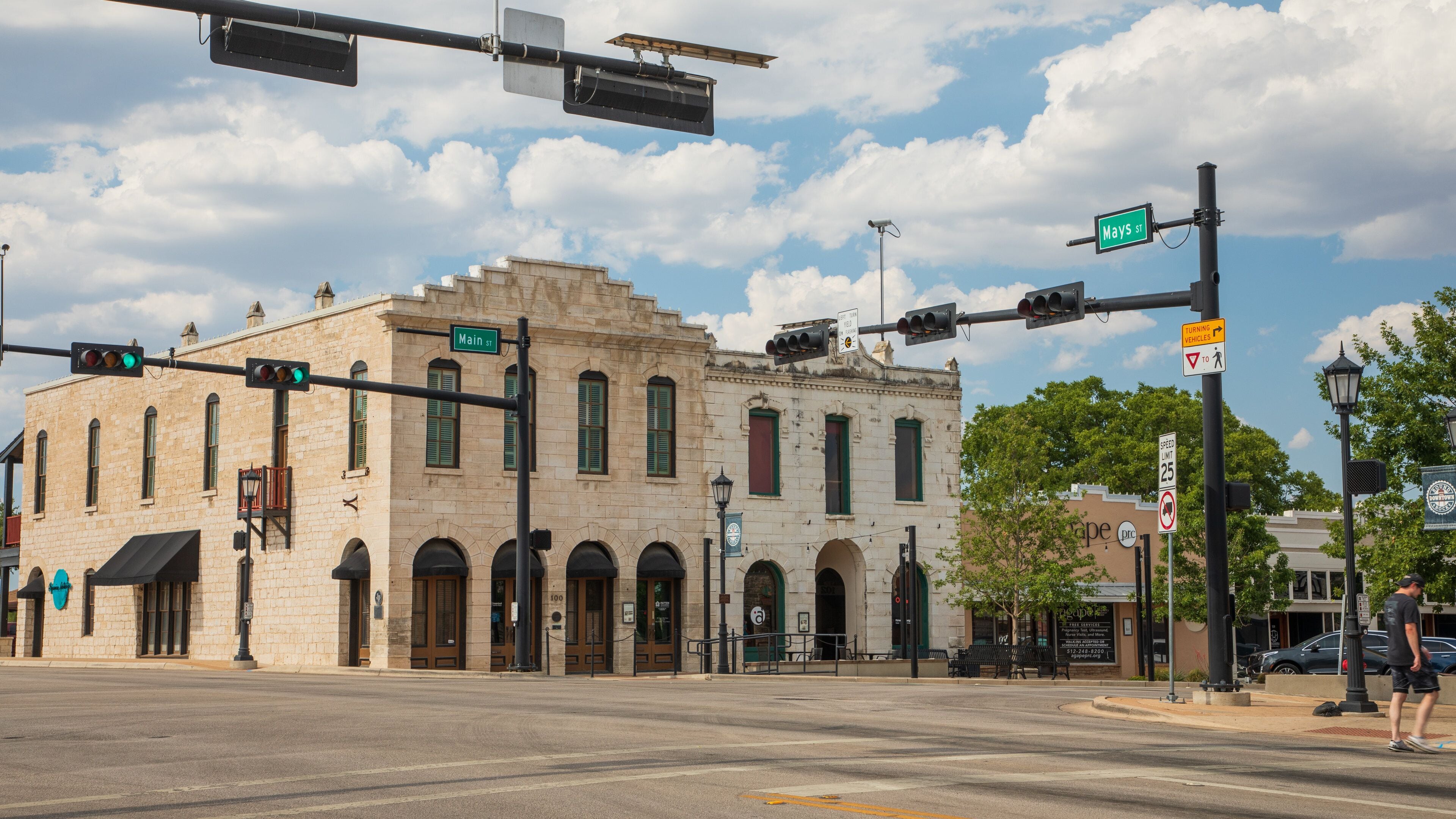 Round Rock showing heritage elements