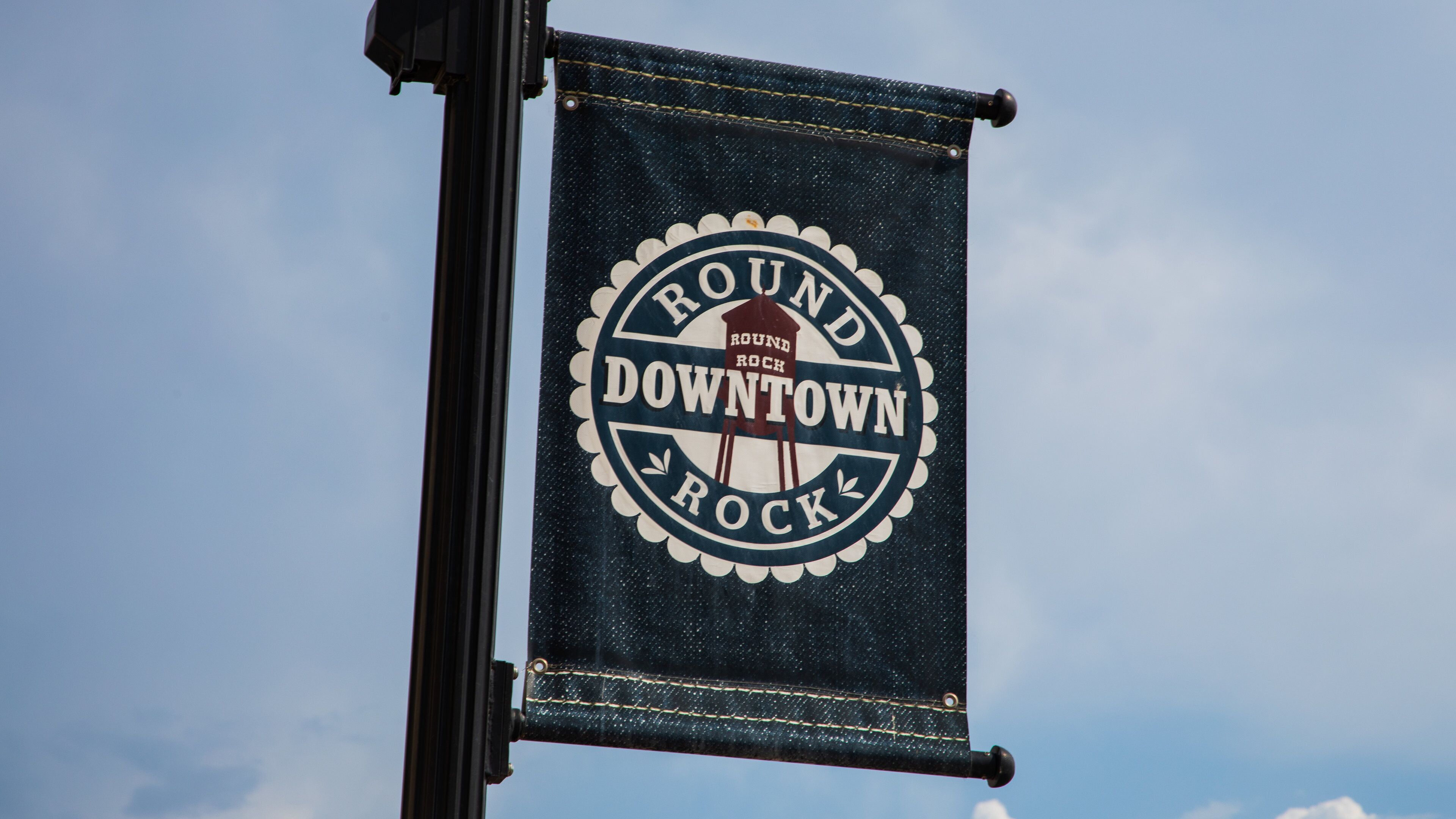 Round Rock showing signage