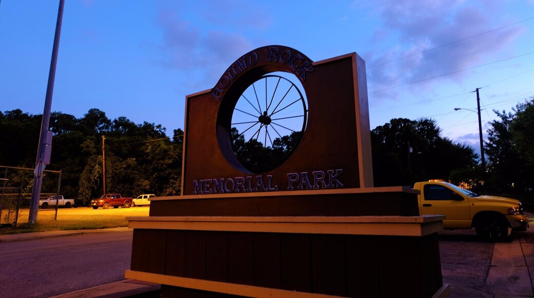 Little known park at the edge of the highway. A small community theatre on the premises as well as a creek.