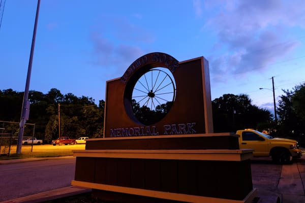 Little known park at the edge of the highway. A small community theatre on the premises as well as a creek.