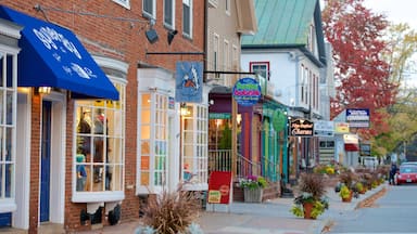 North Conway which includes street scenes