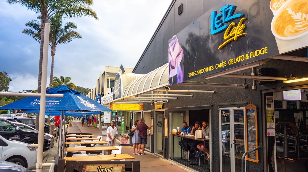 Paihia which includes signage