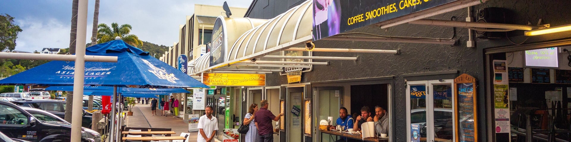 Paihia which includes signage