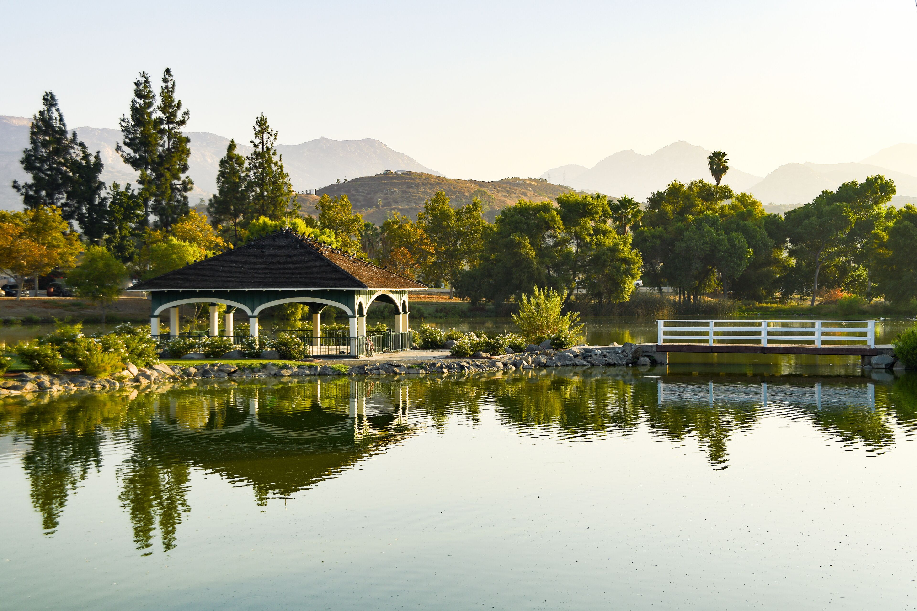 Glorious Afternoon Light at Lindo Lake