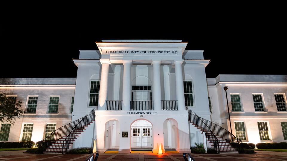 The exterior of the Colleton County Courthouse at 101 Hampton Street, established in 1822.