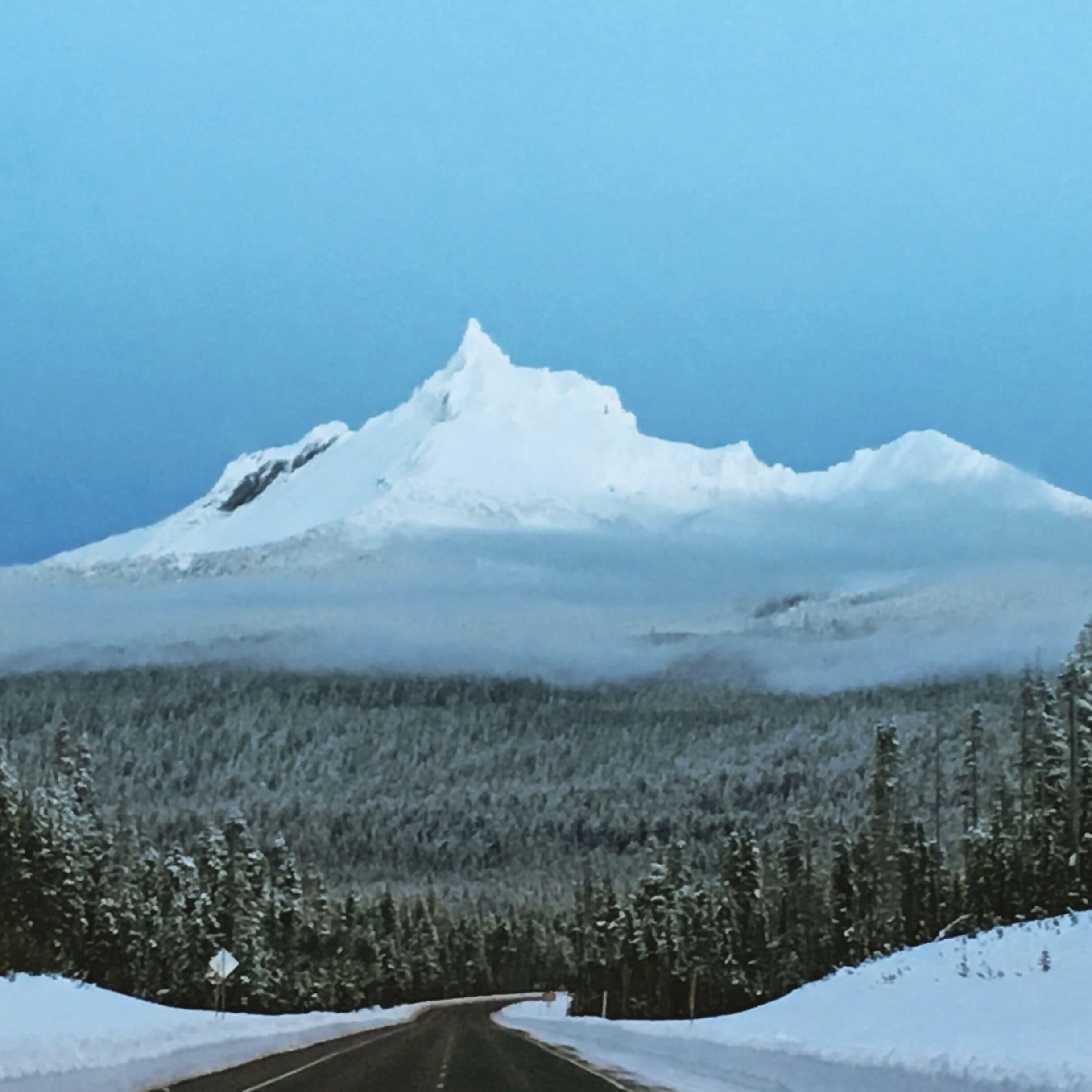 Lightning Rod of the Cascades.
Mount Thielsen at dusk from Hwy 230
Oregon