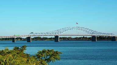 bridge over Columbia river in Tri-Cities Washington