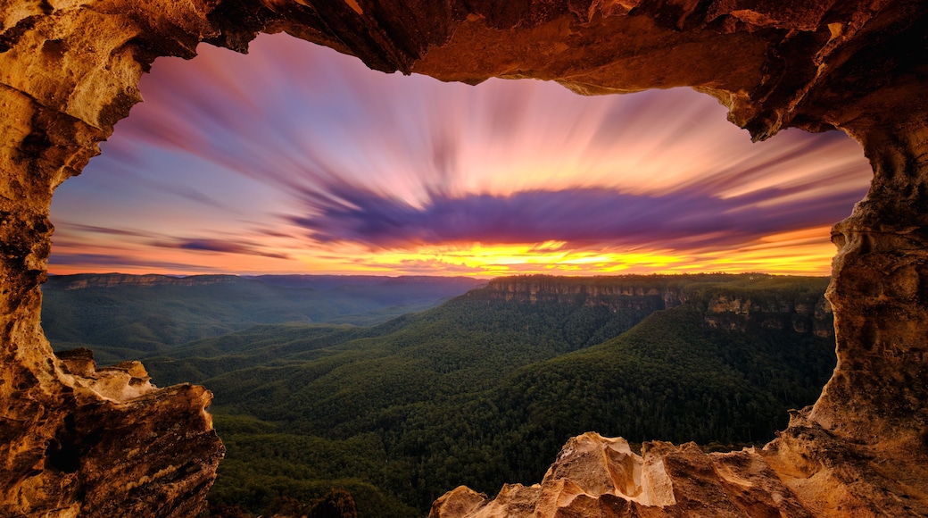 Sunset over the Blue Mountains. Katoomba, Australia.