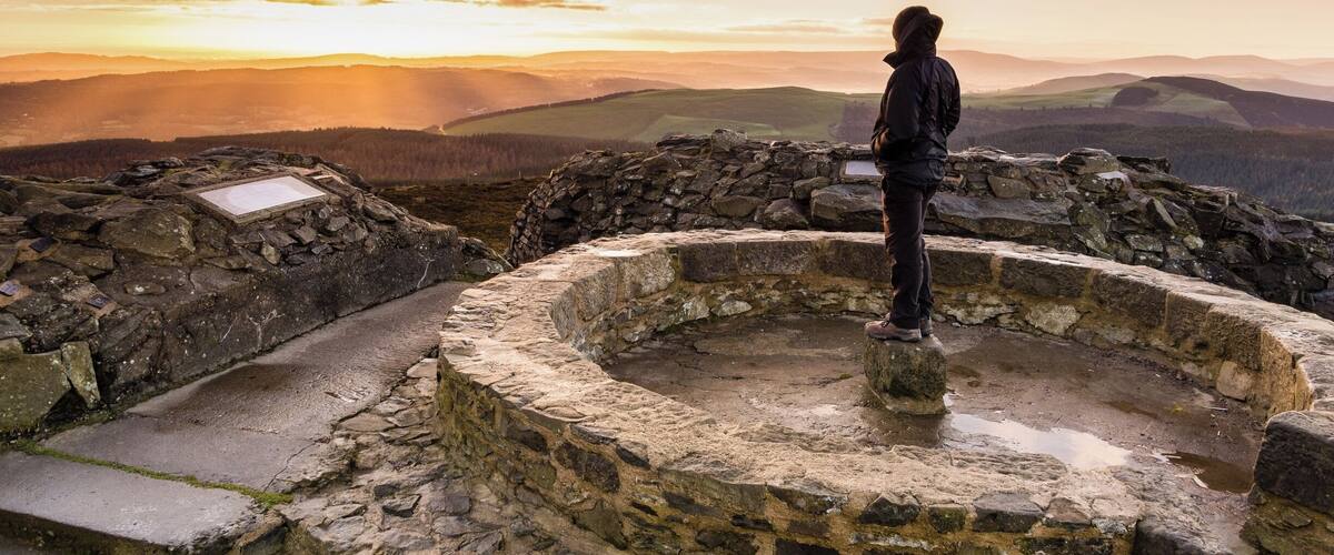 Winter sunrise at the summit of Moel Famau, in the Clwydian Range of North Wales. It's an easy hike in the dark as the paths are so well trodden out, though you're pretty exposed to the elements! I never set off without a flask of coffee, be sure to do the same!
#sunrise #selfie #moelfamau #northwales #denbighshire #clwydianrange #bvsmountains #BvSApplication