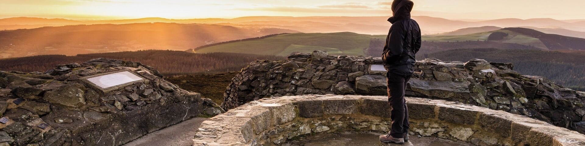 Winter sunrise at the summit of Moel Famau, in the Clwydian Range of North Wales. It's an easy hike in the dark as the paths are so well trodden out, though you're pretty exposed to the elements! I never set off without a flask of coffee, be sure to do the same!
#sunrise #selfie #moelfamau #northwales #denbighshire #clwydianrange #bvsmountains #BvSApplication