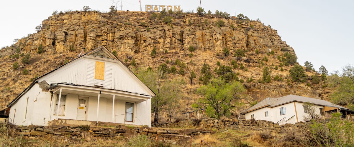 Overcast view of the Raton star