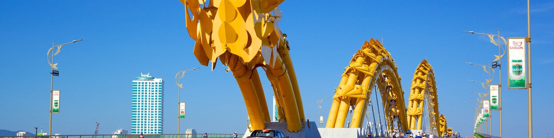 Da Nang featuring a bridge and outdoor art