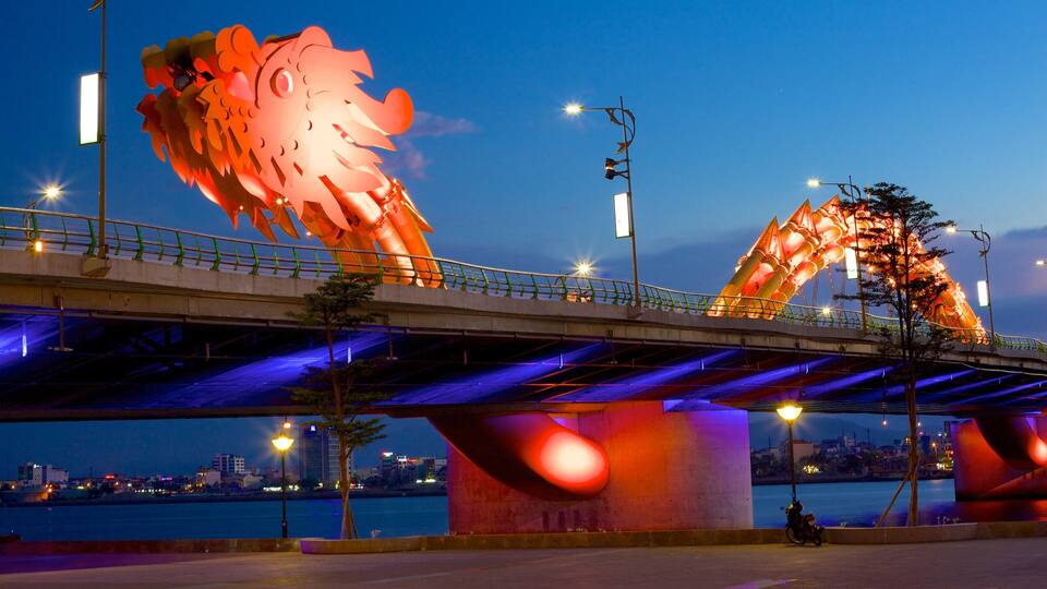 Da Nang showing night scenes, outdoor art and a bridge