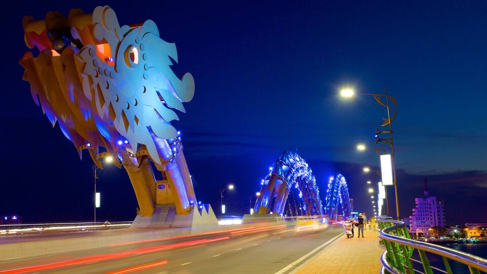 Da Nang showing night scenes, street scenes and a bridge