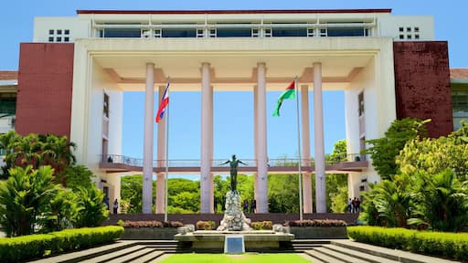 Quezon City das einen Park und Platz oder Plaza