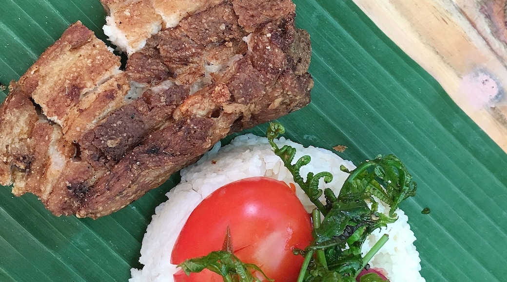 Filipino food served on banana leaf with rice, pako (fern) and salted egg. The picture shows the Lechon Kawali (deep fried pork) at a very affordable price of 4USD. The open air restaurant promotes zero waste management and encourage visitors to eat the dishes using their hands.
#Trovember