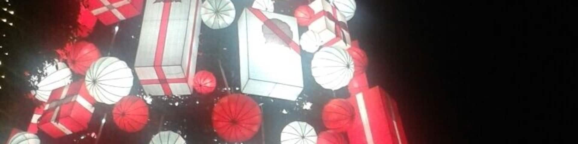 A giant Christmas tree along North EDSA by Firefly.
'Tis the season to be jolly.