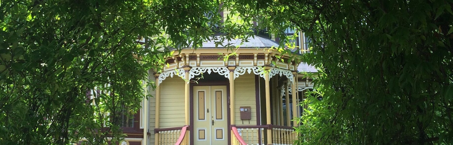 Beautiful B&B in a cute little historic town :)