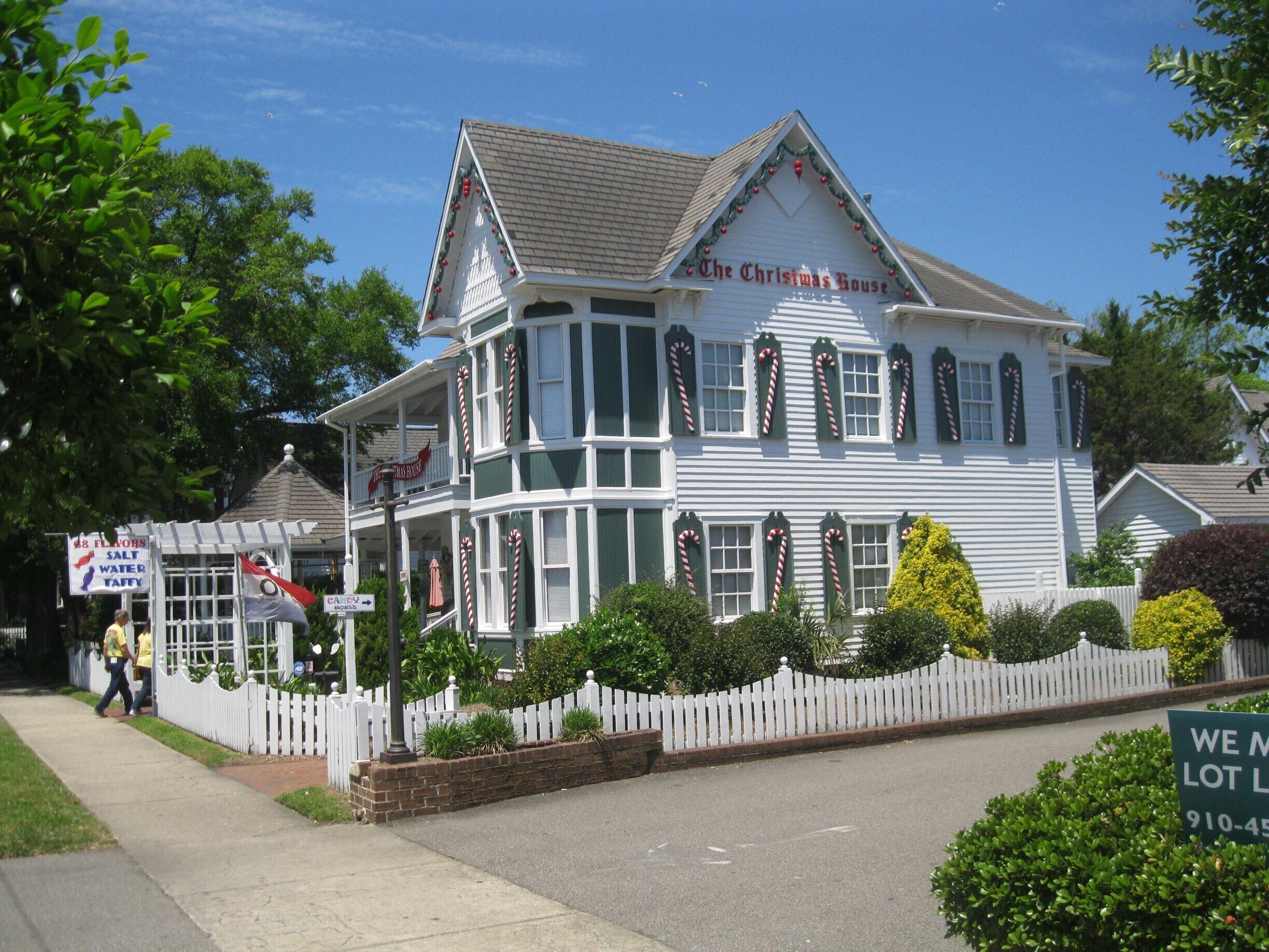 A typical example of the many sea captains homes that abound this quaint village. Southport has been fantastically preserved and has been the locale of many major movies. Full of shops and restaurants.