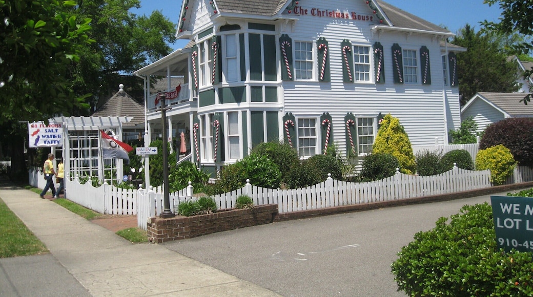 A typical example of the many sea captains homes that abound this quaint village. Southport has been fantastically preserved and has been the locale of many major movies. Full of shops and restaurants.