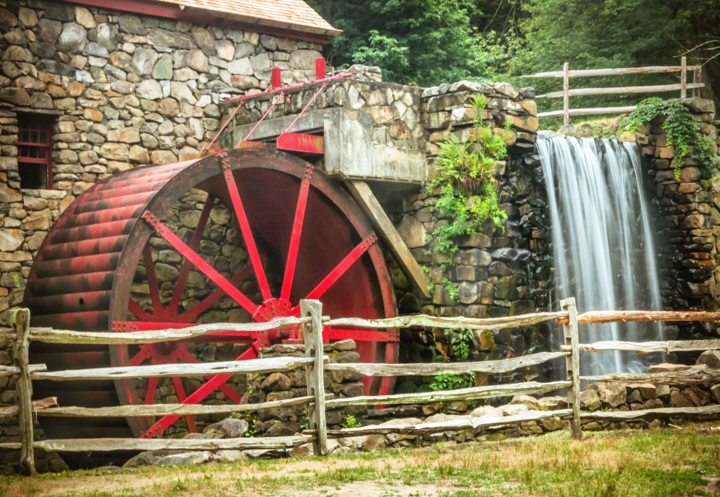Not too far away from #Boston is a quaint little country road with dense foliage, a hundred year old inn and this mill. Have you found any such spots around the city? Tell us!