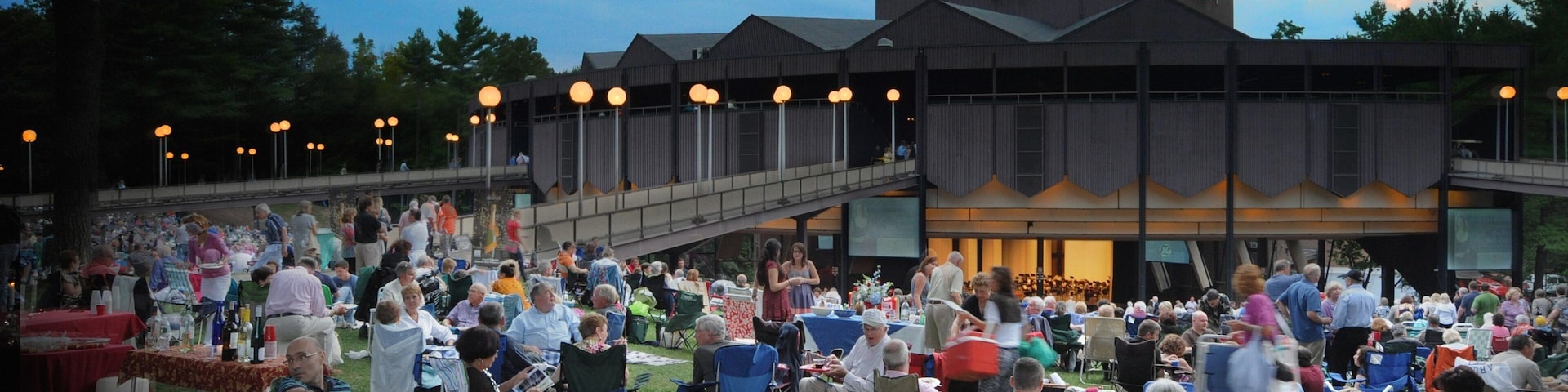 Saratoga Springs as well as a large group of people