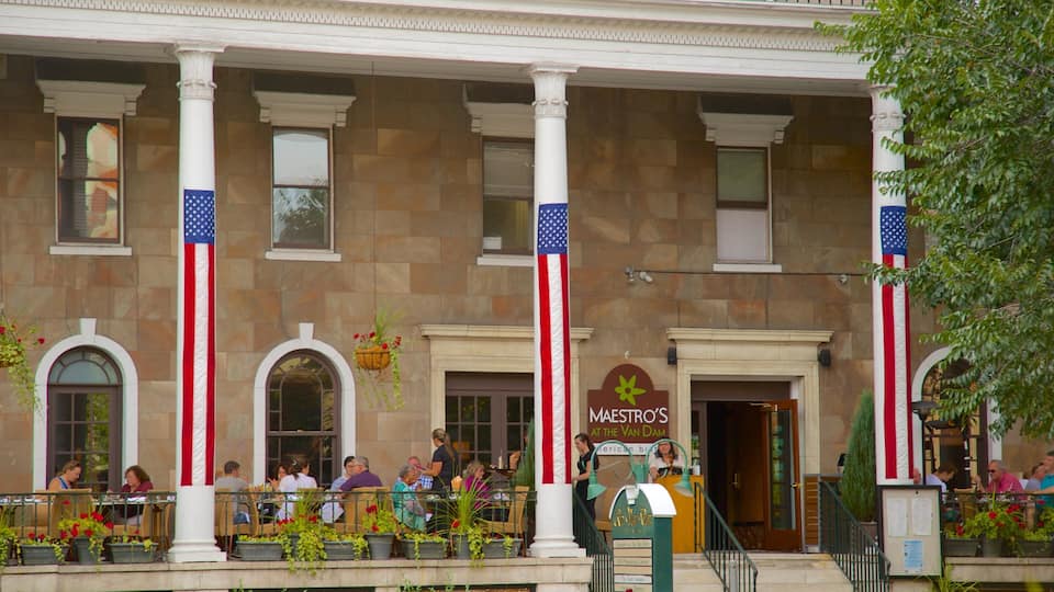 Saratoga Springs showing a city