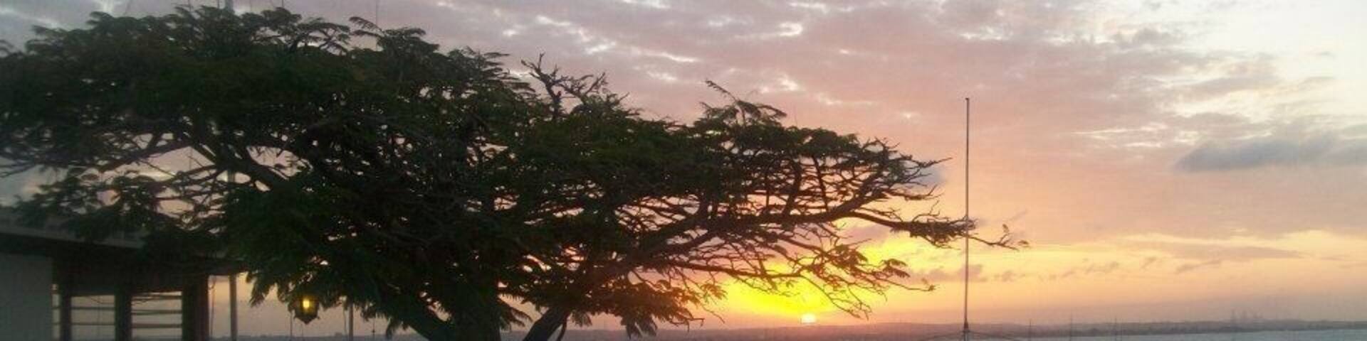 Best sunset & Cheapest Sundowners in Darđčđșđ
(Maybe not the best photo...)