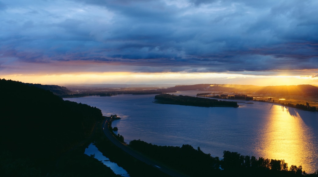 Sunset over Columbia River, view toward Portland, Oregon