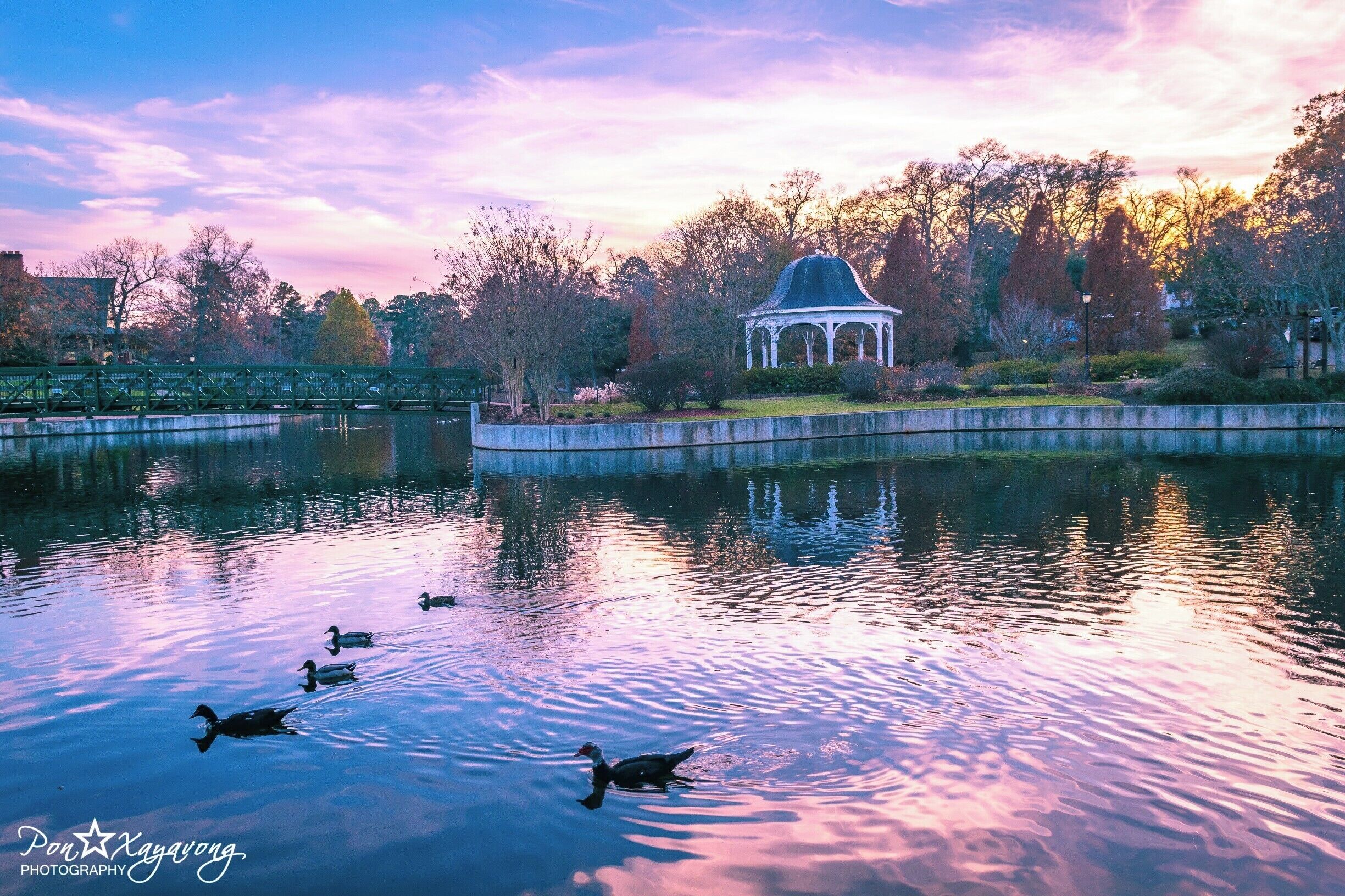 Hidden gem of Spartanburg. Beautiful park with nice trail around the lake to go walking or dog walking and big playground for the kids. good for all ages