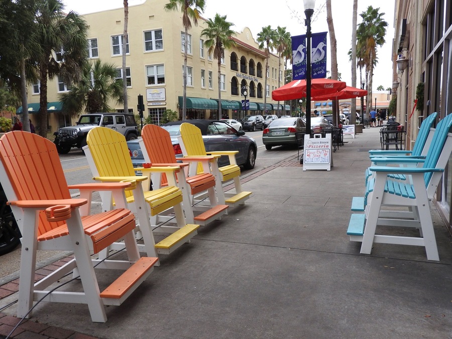 Safety Harbor's tree-lined streets and quaint, "small-town" appearance are unusual in heavily urbanized Pinellas County. The area has been inhabited since the Stone Age. In June 2008, a 6,000-year-old spearhead was found at Marshall Street Park.
#town #OnTheRoad